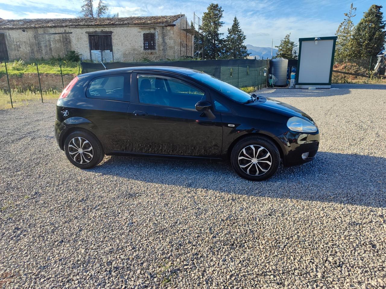 Fiat Punto 1.4 benzina GPL