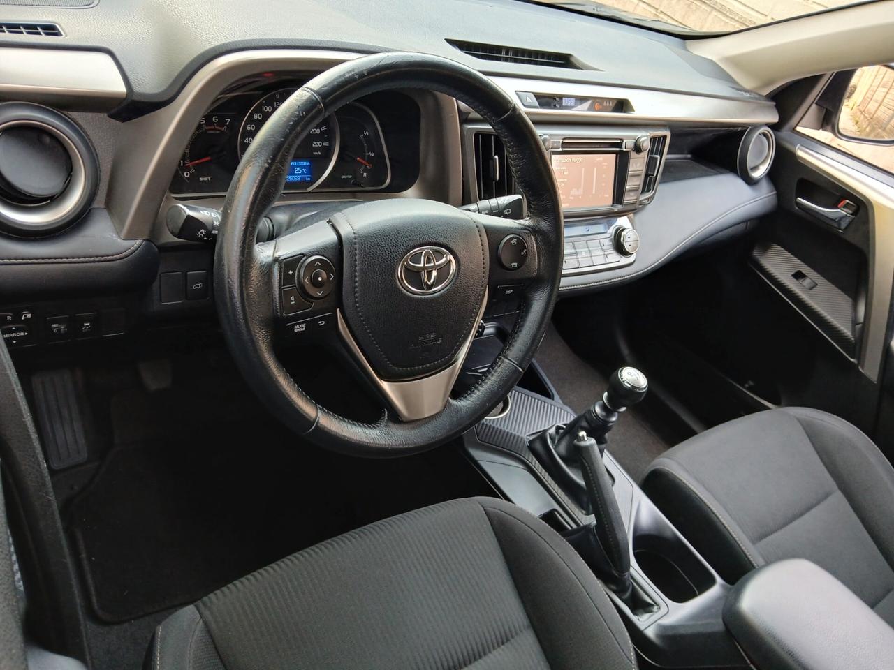 Toyota RAV 4 Style auto pari al nuovo