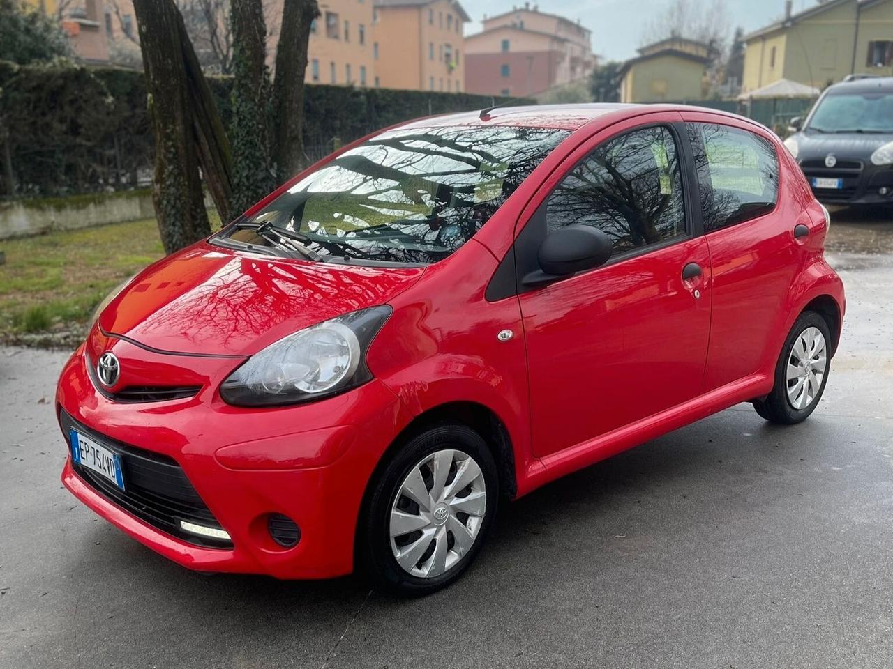 Toyota Aygo 1.0 12V VVT-i 5 porte Active Connect