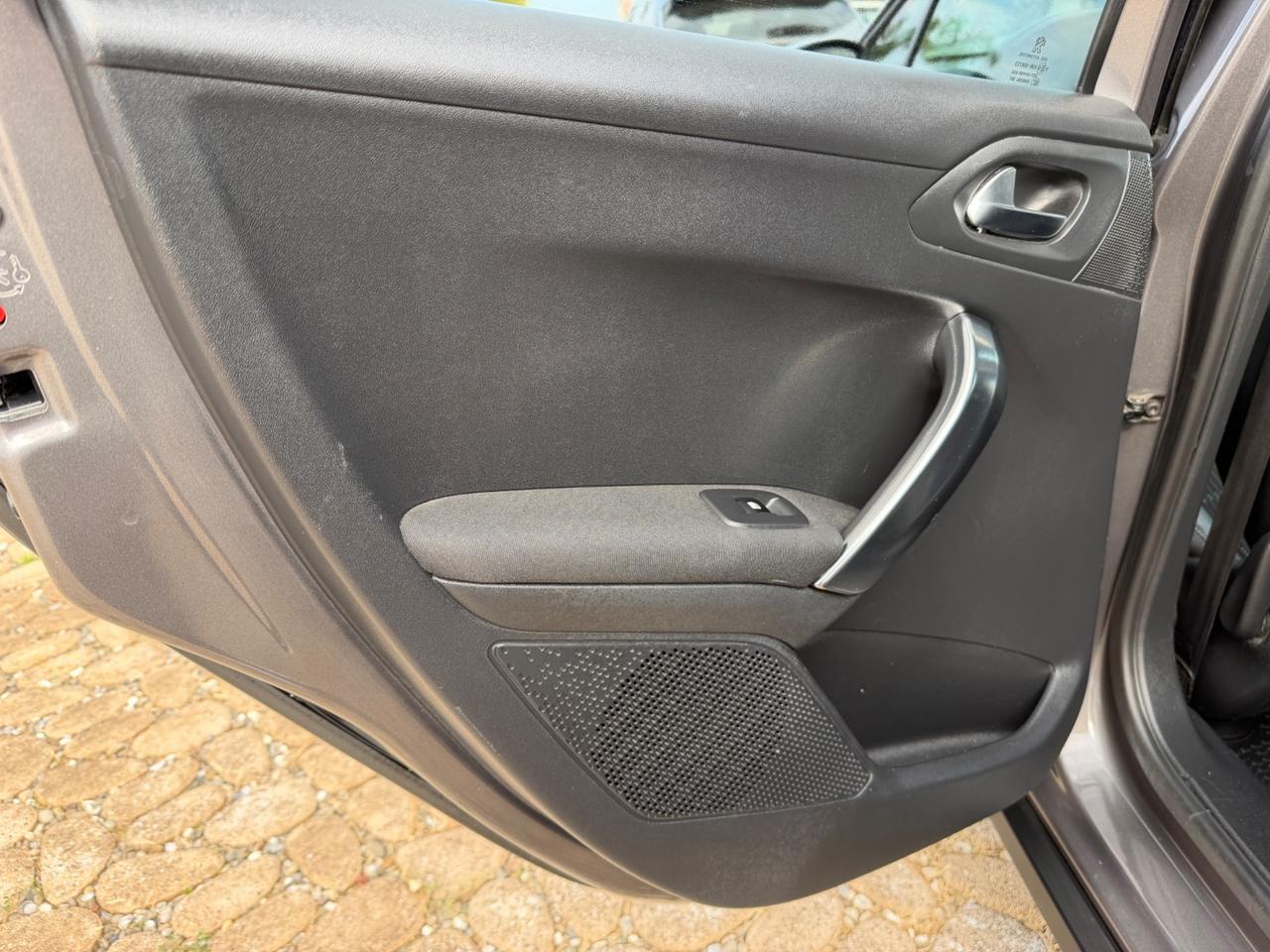 Peugeot 2008 BlueHDi 120 S&S Allure