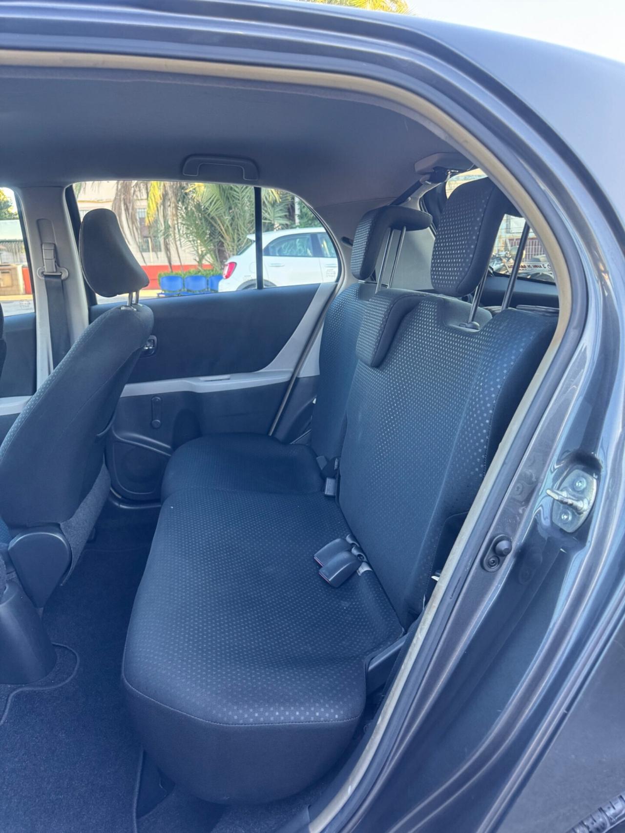 Toyota Yaris 1.0 5 porte Sol