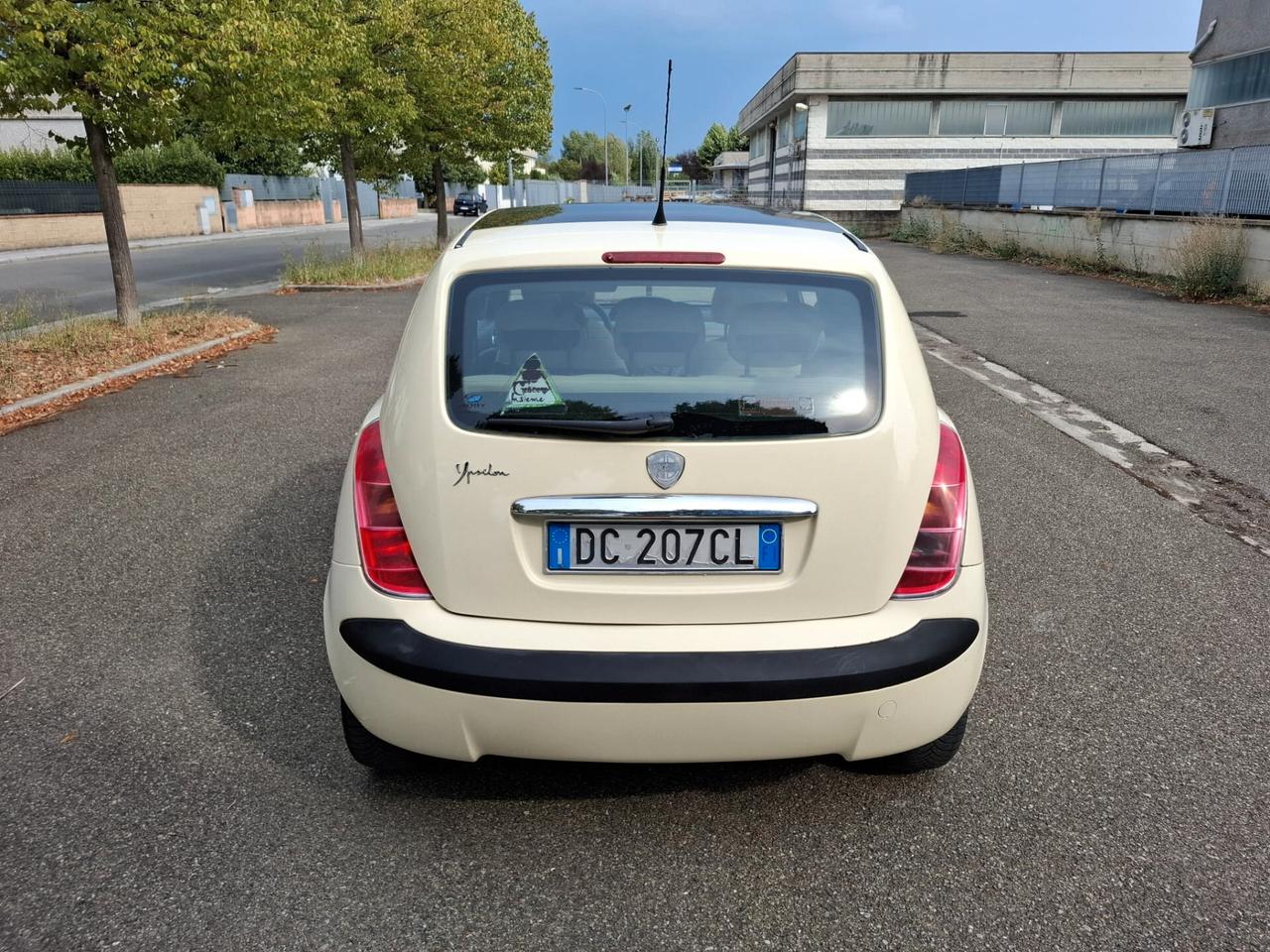 Lancia Ypsilon 1.2 benzina SOLAMENTE 93.000 KM