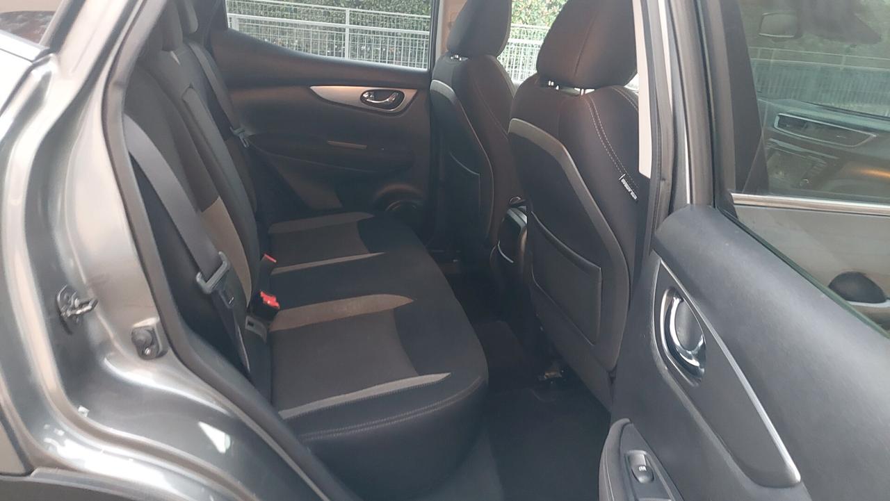 Nissan Qashqai 1.5 dCi N-Connecta