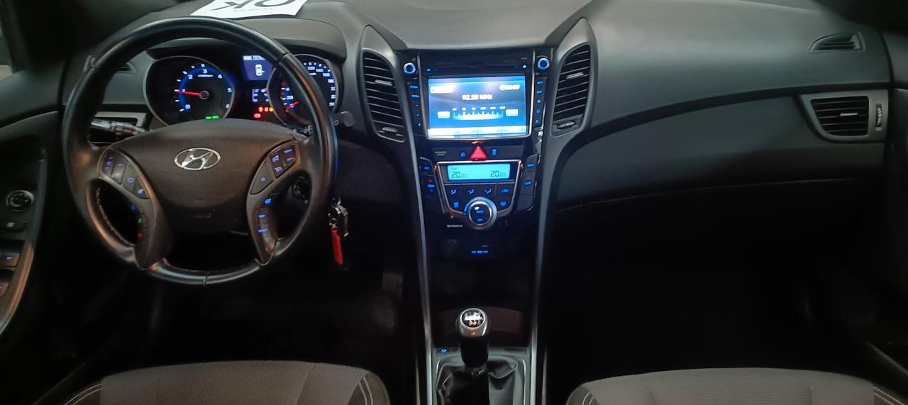 Hyundai i30 Wagon 1.6 CRDi SOLO 120MILA KM!!!!!!!!