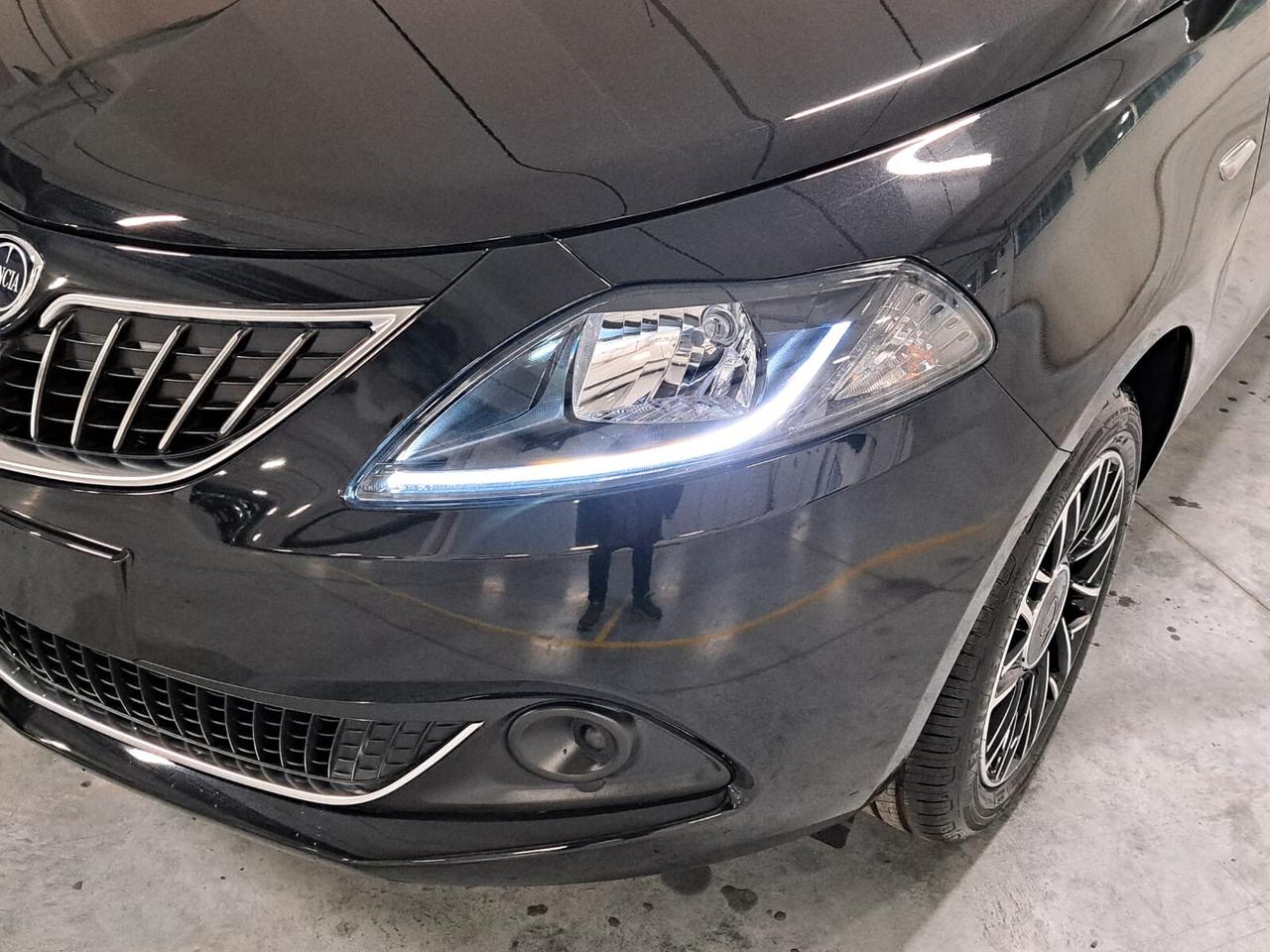 Lancia Ypsilon 1.0 FireFly Hybrid 70CV Platino MY'24 Km. Zero