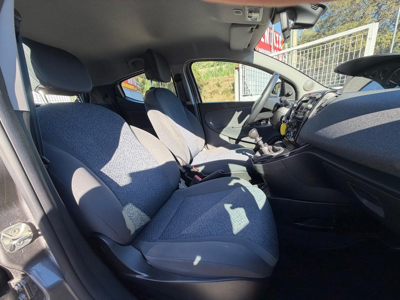 Lancia Ypsilon 1.0 FireFly 5 porte S&S Hybrid Ecochic Silver
