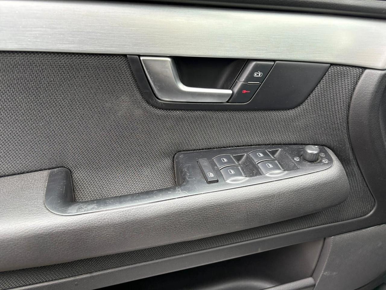 Audi A4 Avant 2.0 TDI 140CV *S-LINE*