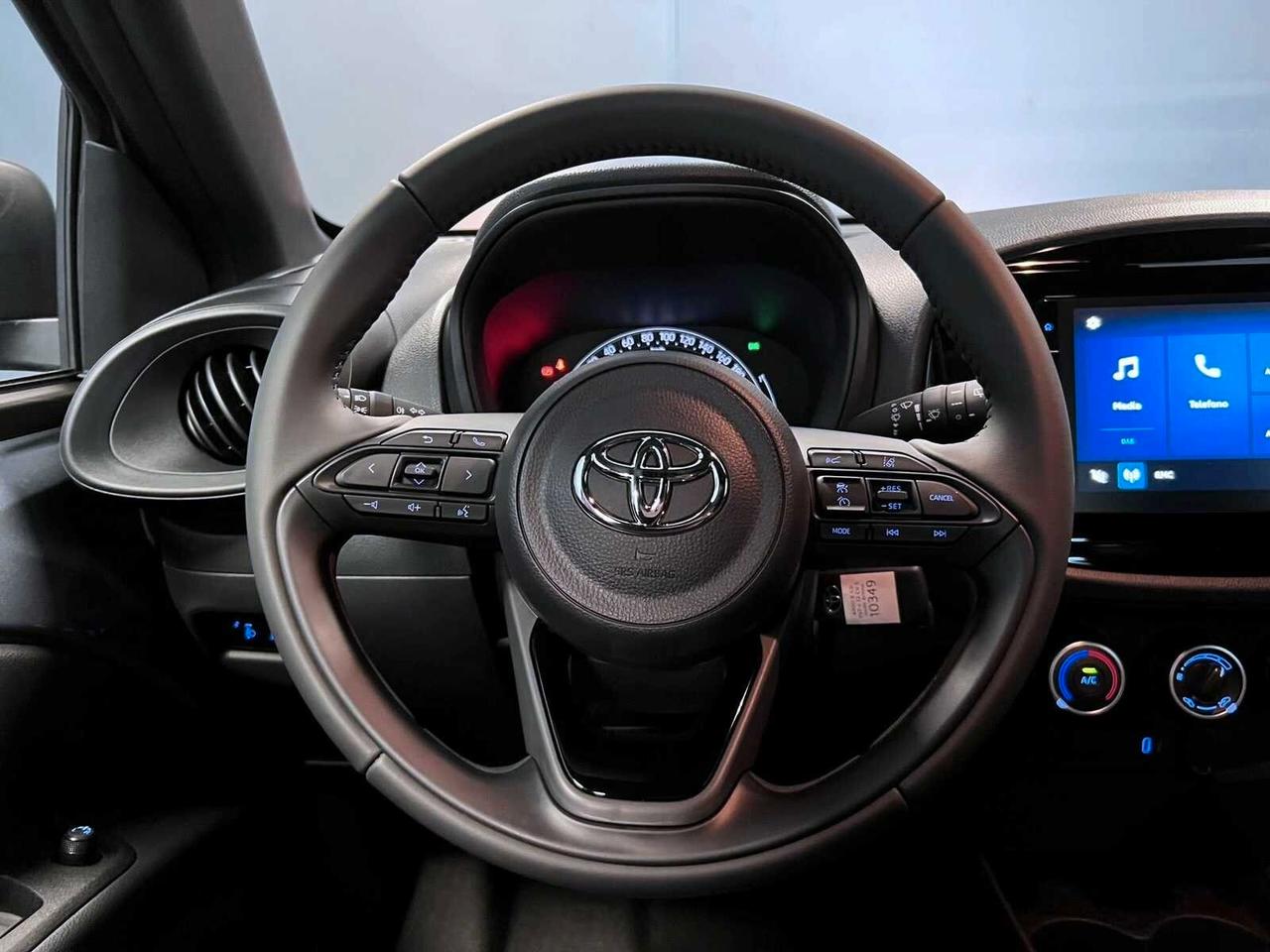 TOYOTA AYGO X 1.0 VVT-I 72 CV 5 PORTE ACTIVE KM0