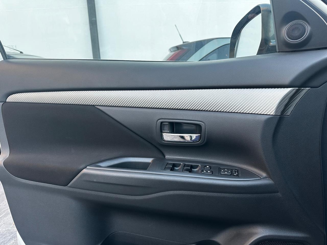 Mitsubishi Outlander 2.2 DI-D 4WD Intense