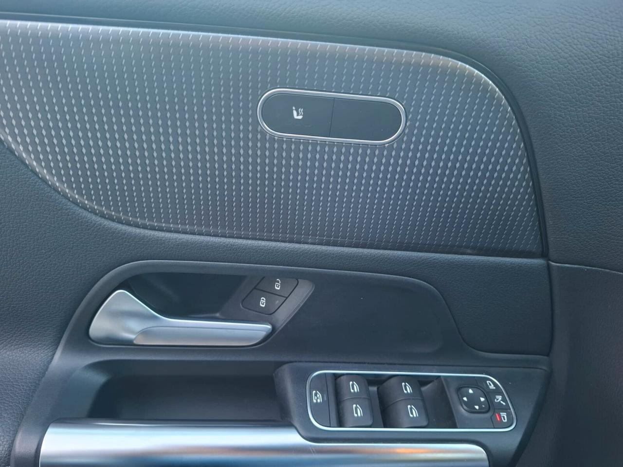 MERCEDES GLA 200 BENZINA 163 CV SPORT PLUS AUTO