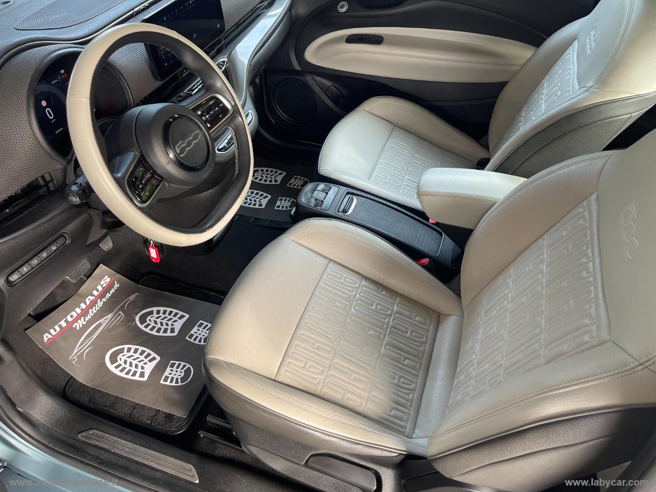 FIAT 500e 3+1 42 kWh La Prima