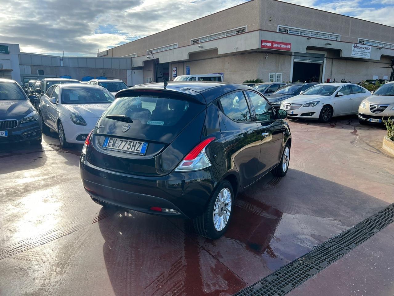 Lancia Ypsilon 1.2 69 CV 5 porte GPL Ecochic Platinum