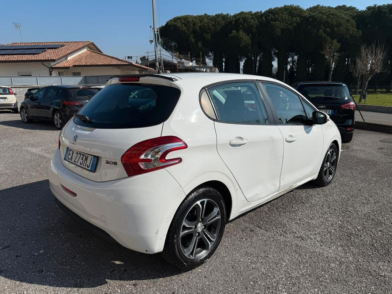 Peugeot 208 1.4 HDi 68 CV 5 porte Allure