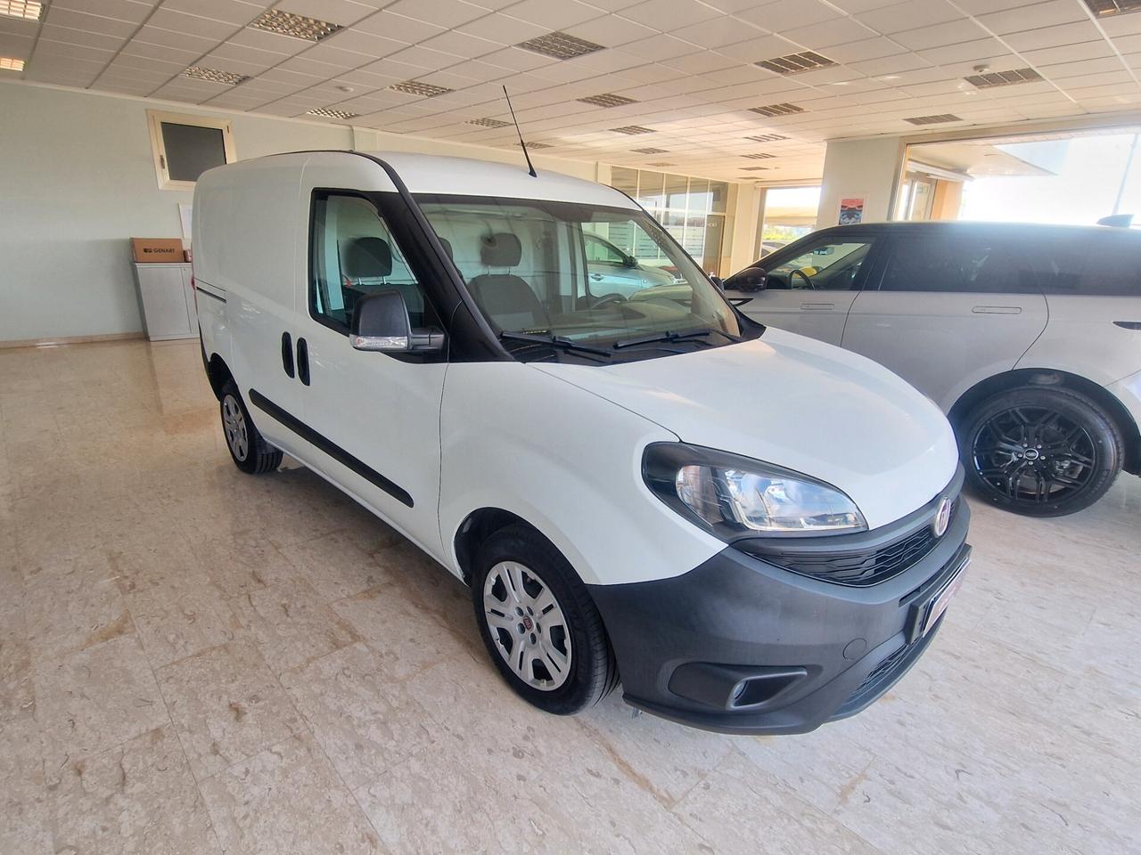 Fiat Doblo 1.6 Mjet 3 Posti 2022