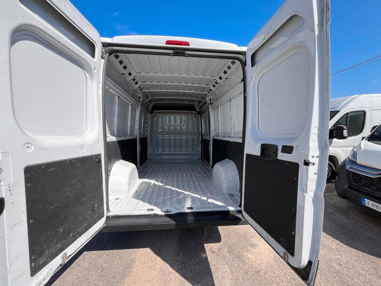 Peugeot BOXER PREMIUM 335 L3H2 2.2 BLUEHDI 140 CV.