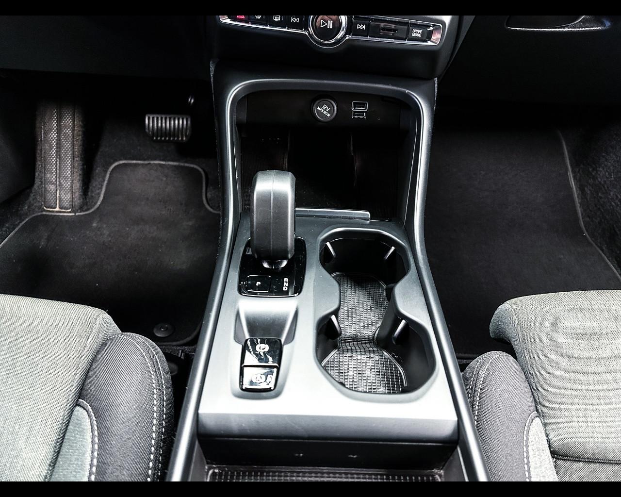 VOLVO XC40 T5 Recharge Plug-in Hybrid automatico