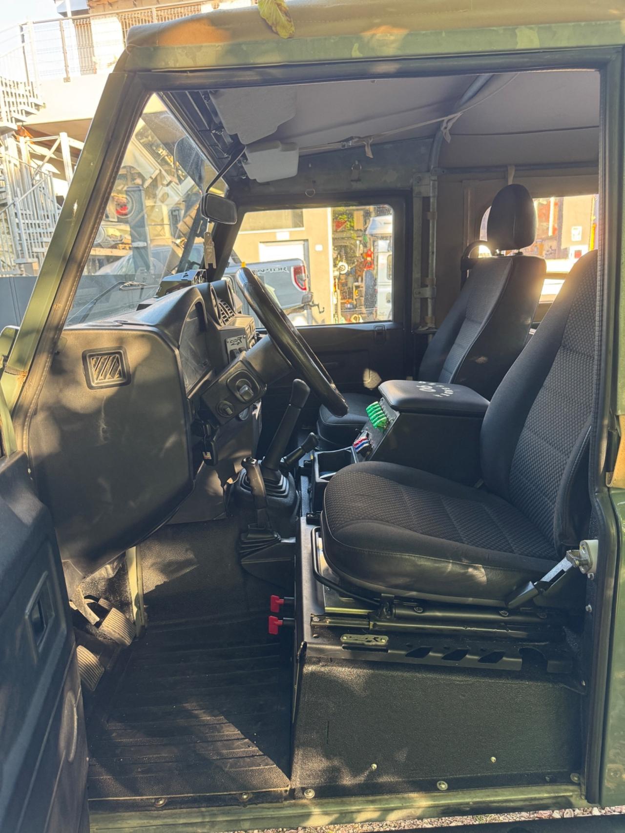 Land Rover Defender 90 2.4 TD4 Soft top E