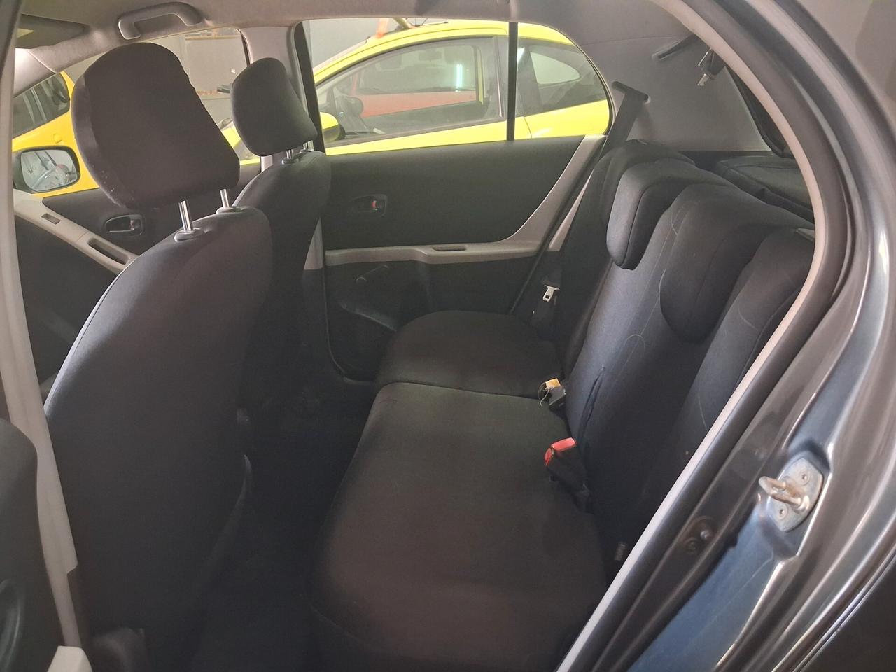 Toyota Yaris 1.0 ben 2009 unico prop