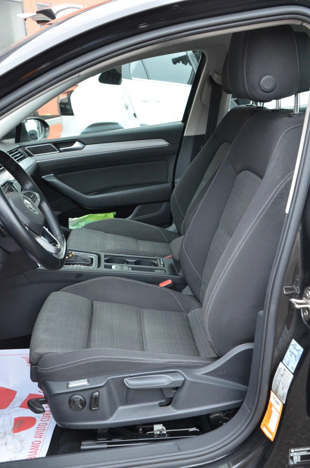 Volkswagen Passat 1.6 TDI SCR DSG Business BMT