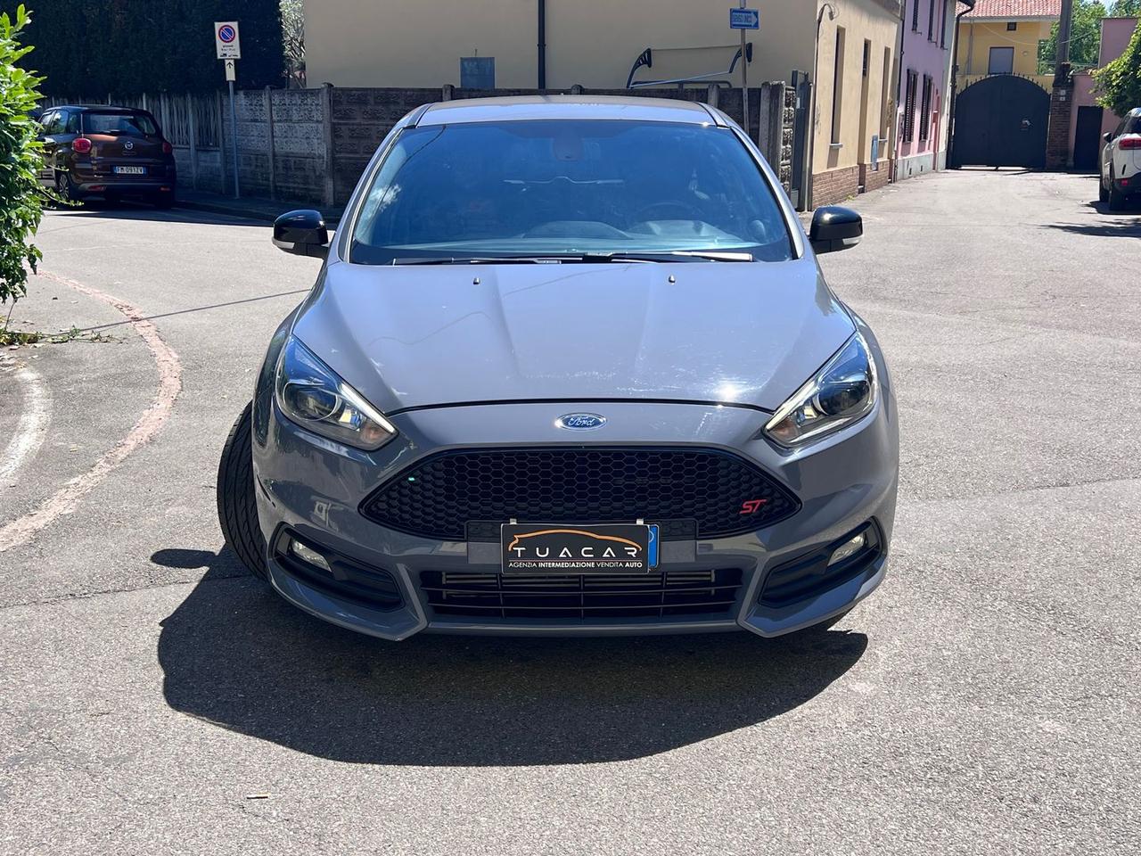 Ford Focus ST 2.0 EcoBoost 250 CV #10875