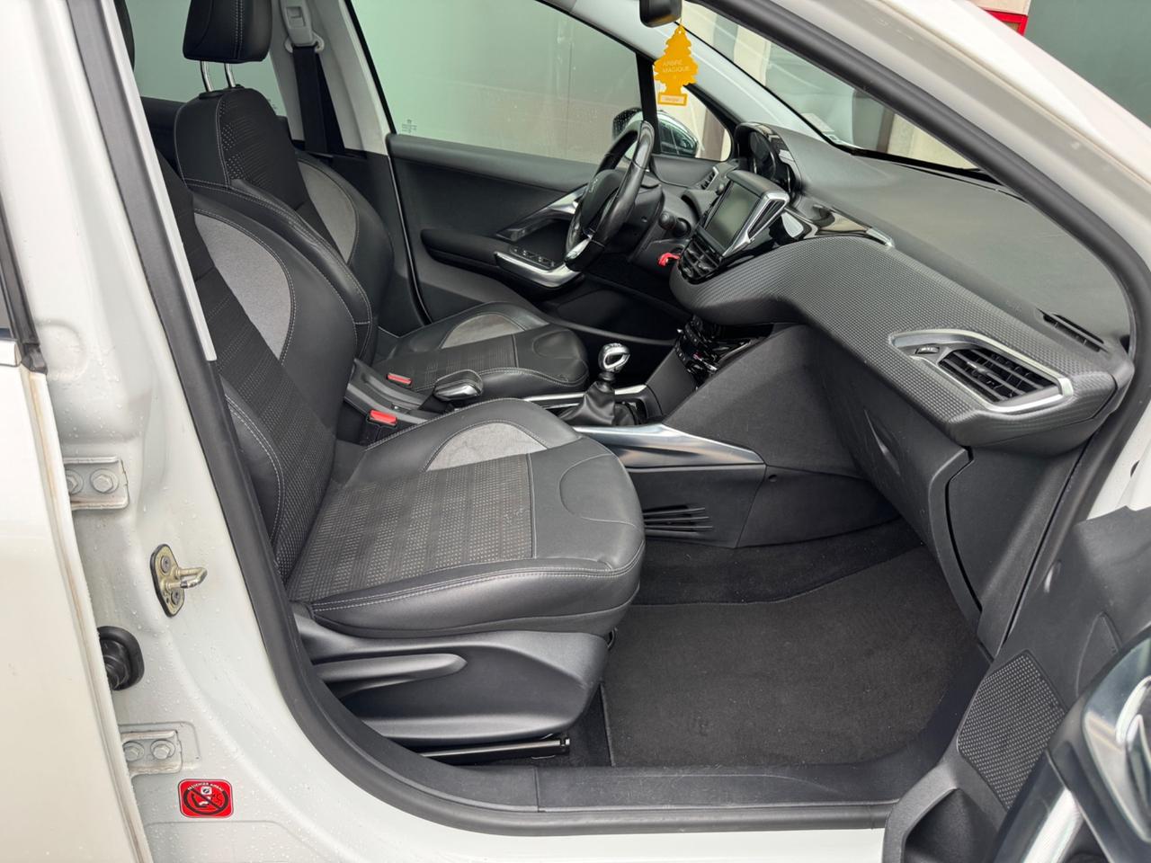 Peugeot 2008 1.6 e-HDi 115 CV Allure