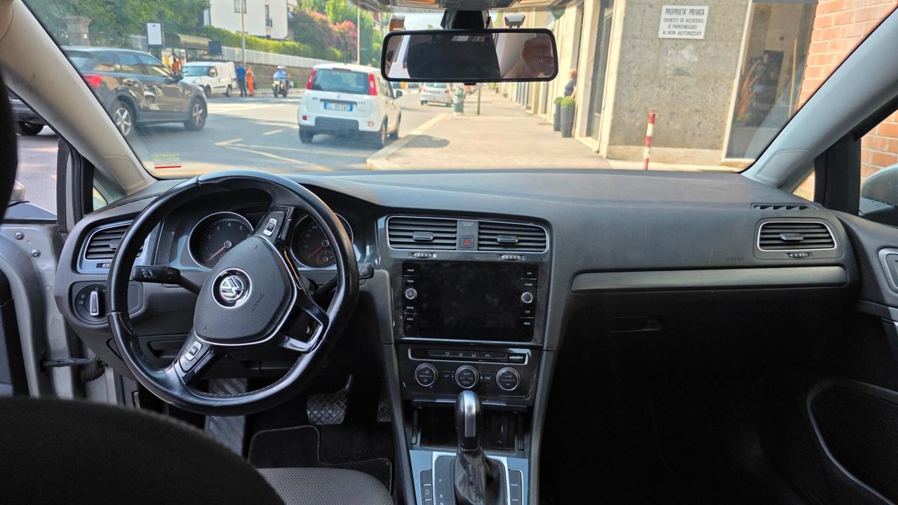 Volkswagen Golf 1.5 TGI DSG 5p. Trendline BlueMotion Technology