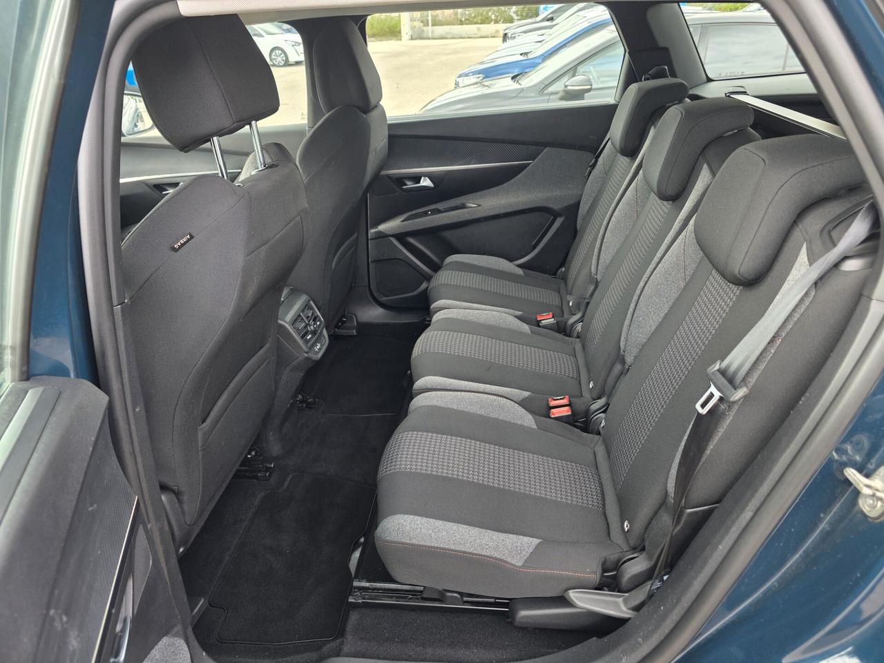 Peugeot 5008 BlueHDi 130 S&S EAT8 Active Pack