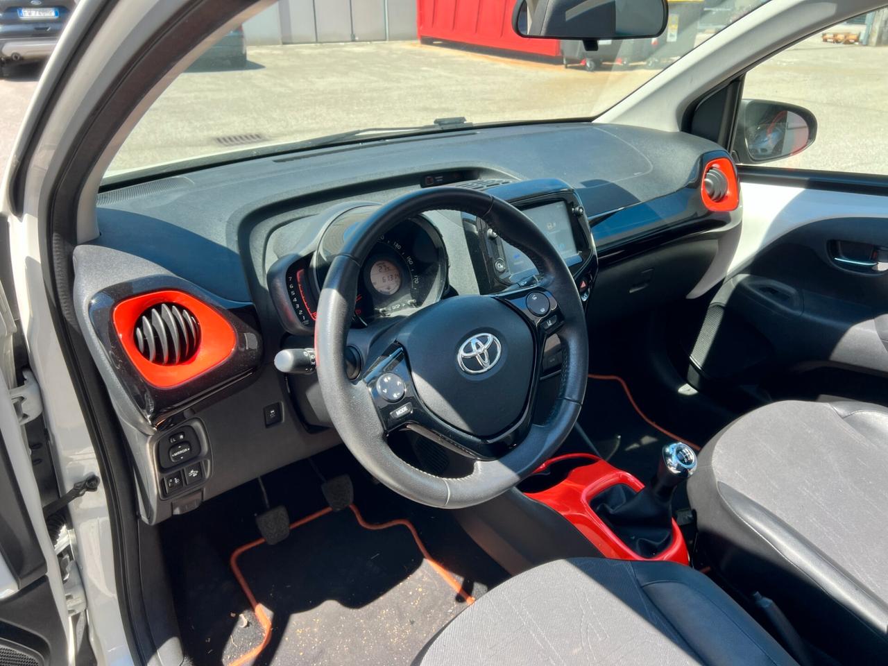 Toyota Aygo Connect 1.0 VVT-i 72 CV 5P. x-clusiv FULL