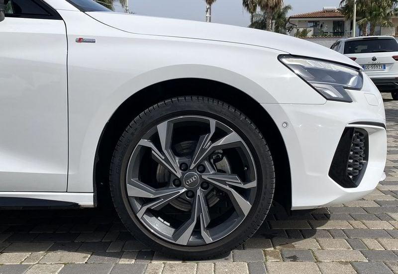 Audi A3 A3 SPB S Line interno ed esterno 2.0 TDI 150CV S-Tronic 35