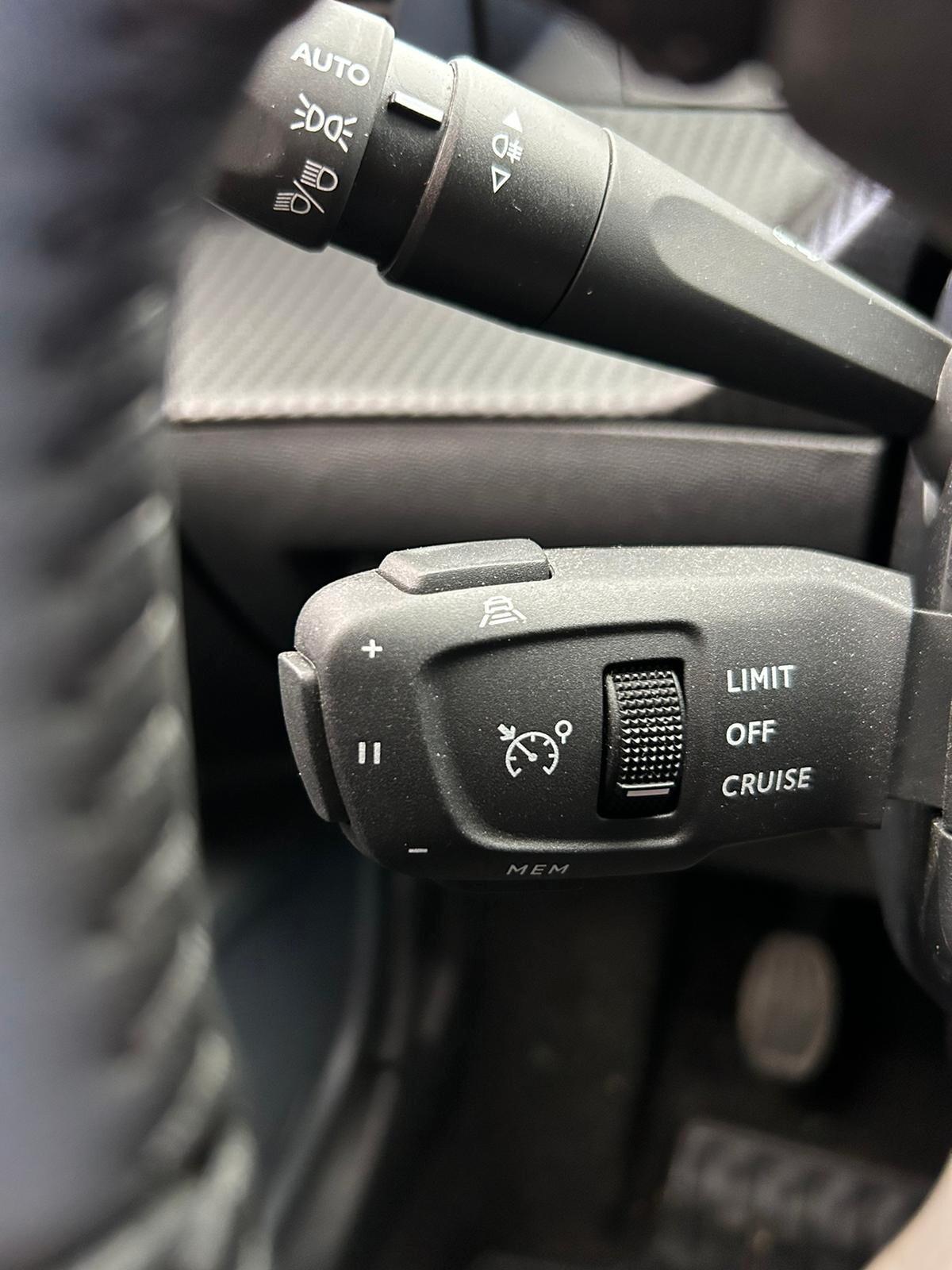 Peugeot 2008 PureTech 100 S&S Allure