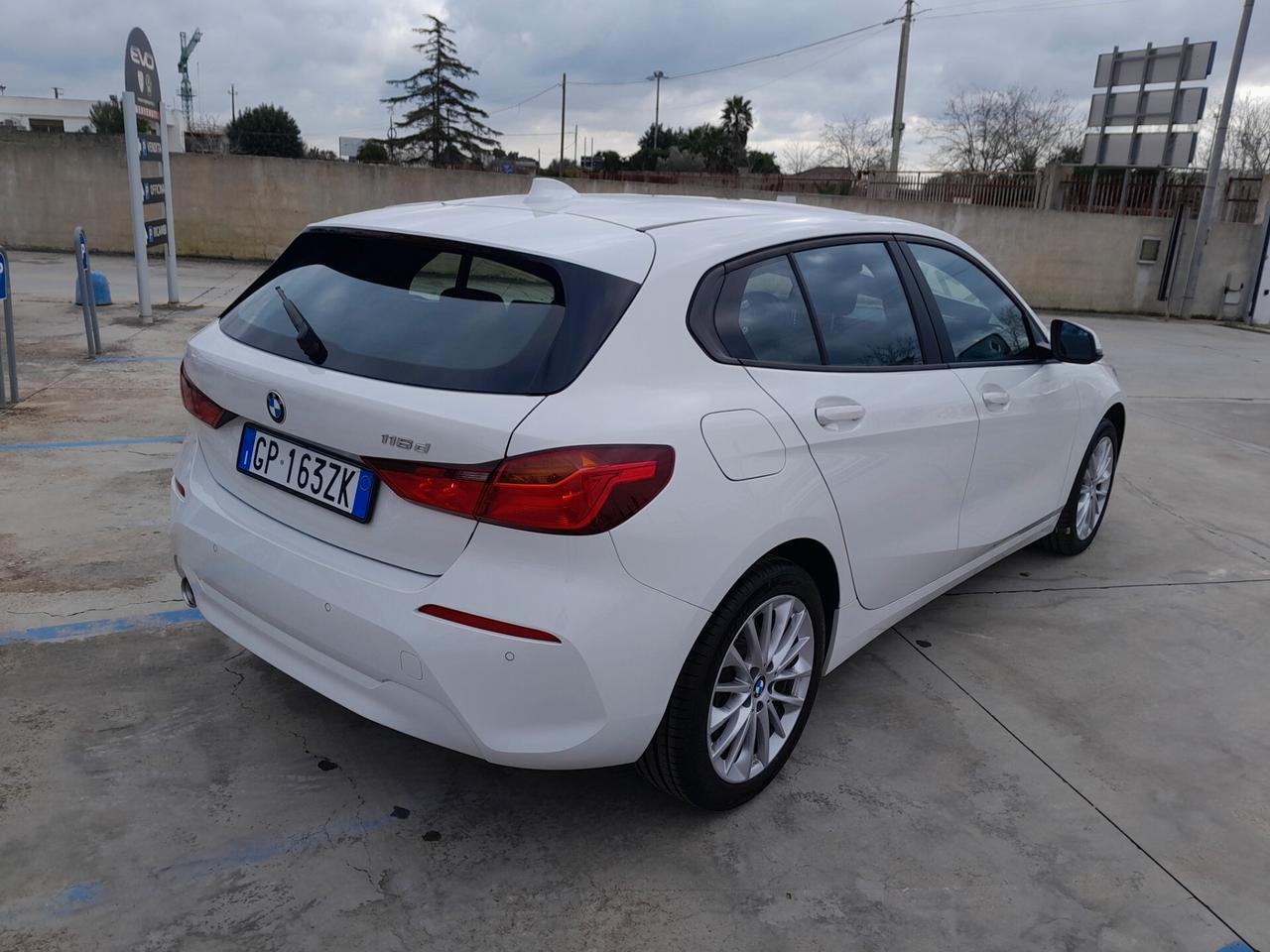 BMW 116 D 5P BUSINESS ADVANTAGE CAMBIO AUTOMATICO