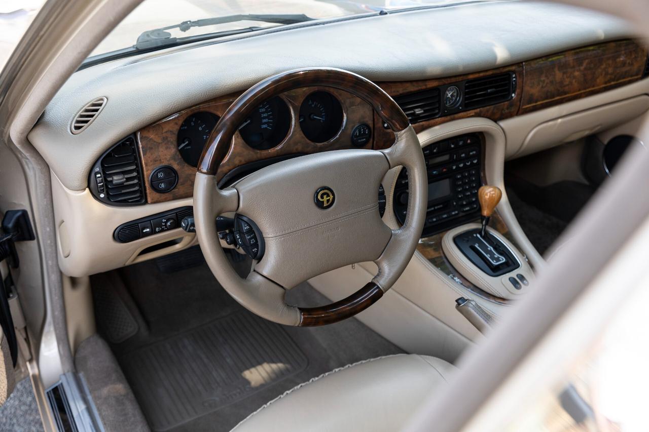Daimler Super V8 XJ X300* LWB * Topaz con interni Cashmere* Meravigliosa*