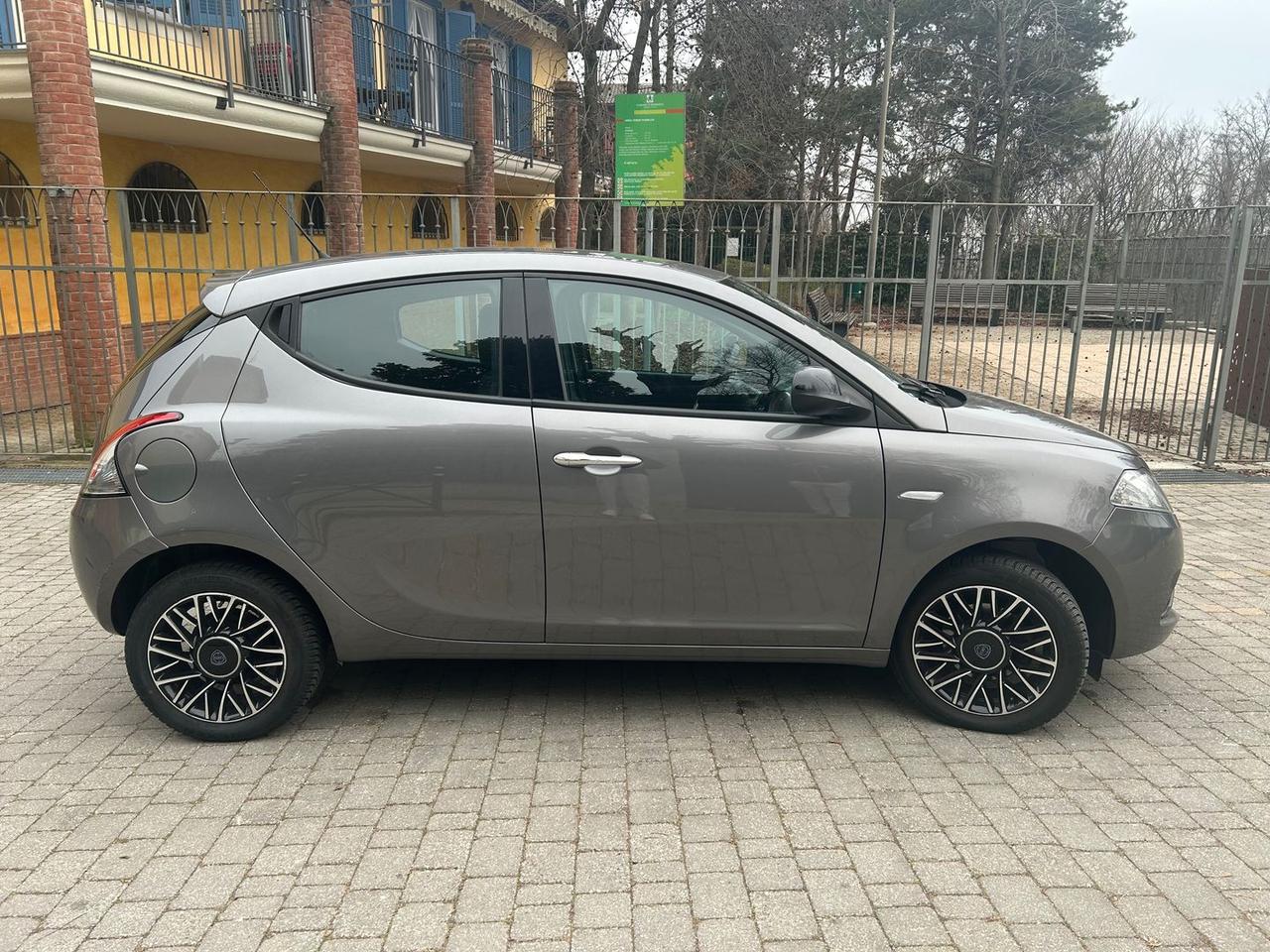 Lancia Ypsilon Platinum 1.2 #8761