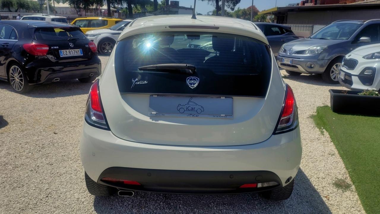 Lancia Ypsilon 1.2 69 CV 5 porte GPL Ecochic Silver