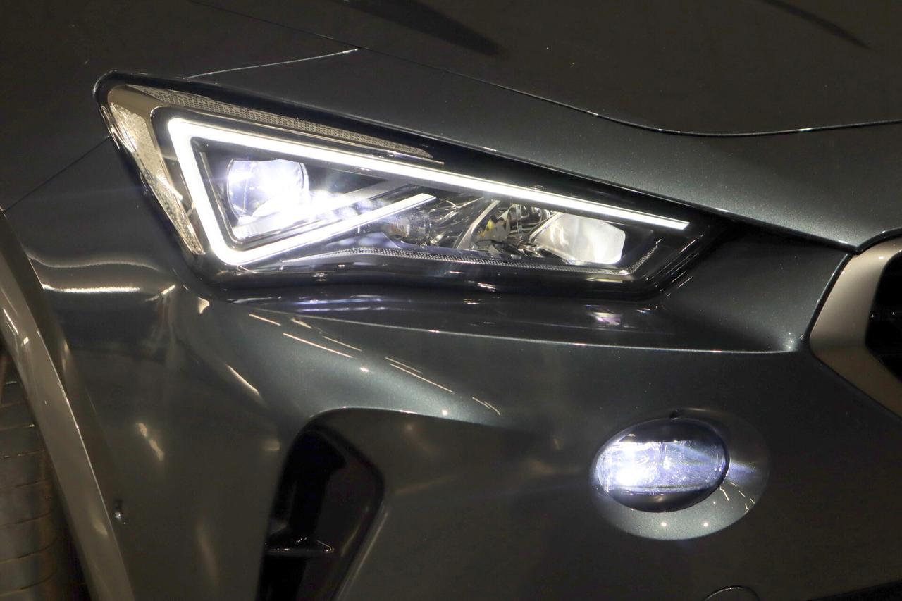Cupra Formentor 1.5 TSI DSG NAVI CAMERA 18" ACC LED SOLO 15.500KM!