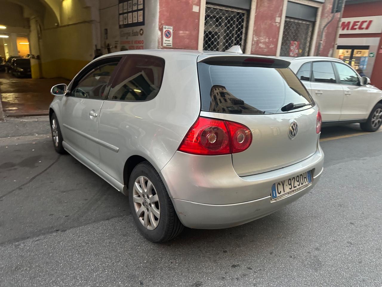 Volkswagen Golf 1.6 16V FSI 5p. Comfortline