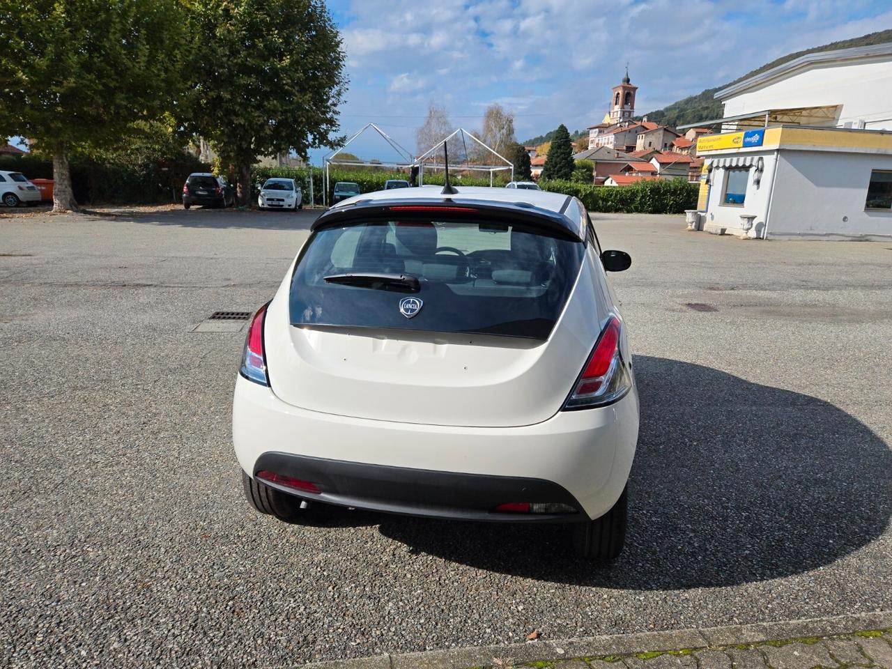 Lancia Ypsilon 1.0 FireFly 5 porte S&S Hybrid