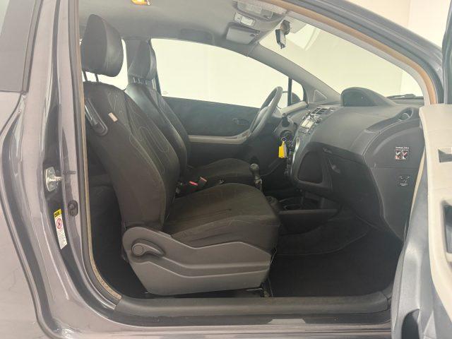 TOYOTA Yaris 1.0 3 porte Luxury pack