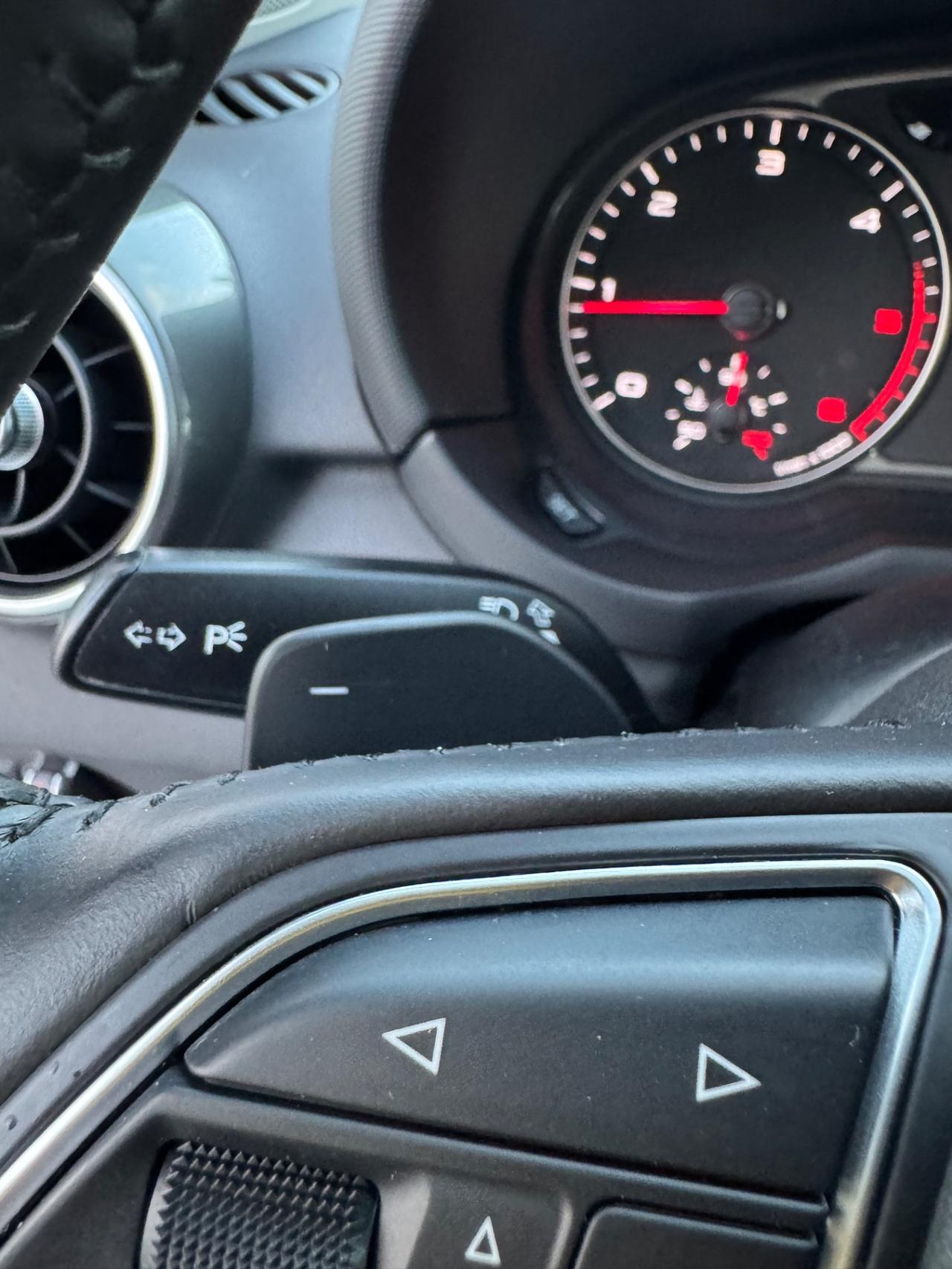 Audi A1 SPB 1.6 TDI CAMBIO AUTOMATICO/UNICOPROPRIETARIO