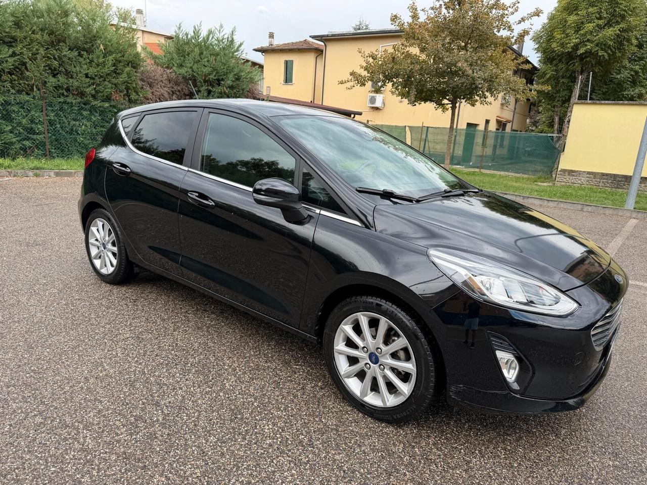 Ford Fiesta 1.1 - NEOPATENTATI - 12 MESI DI GARANZIA -