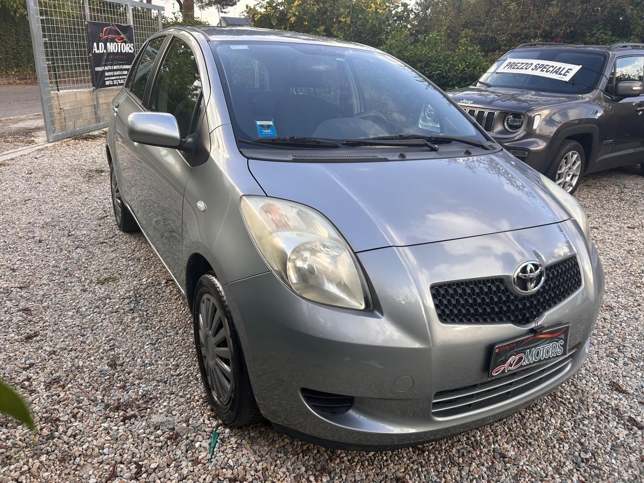 Toyota Yaris 1.0 5 porte