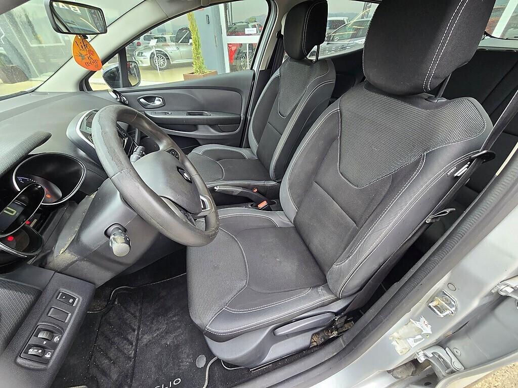 Renault Clio dCi 90 CV 5 Moschino Intens