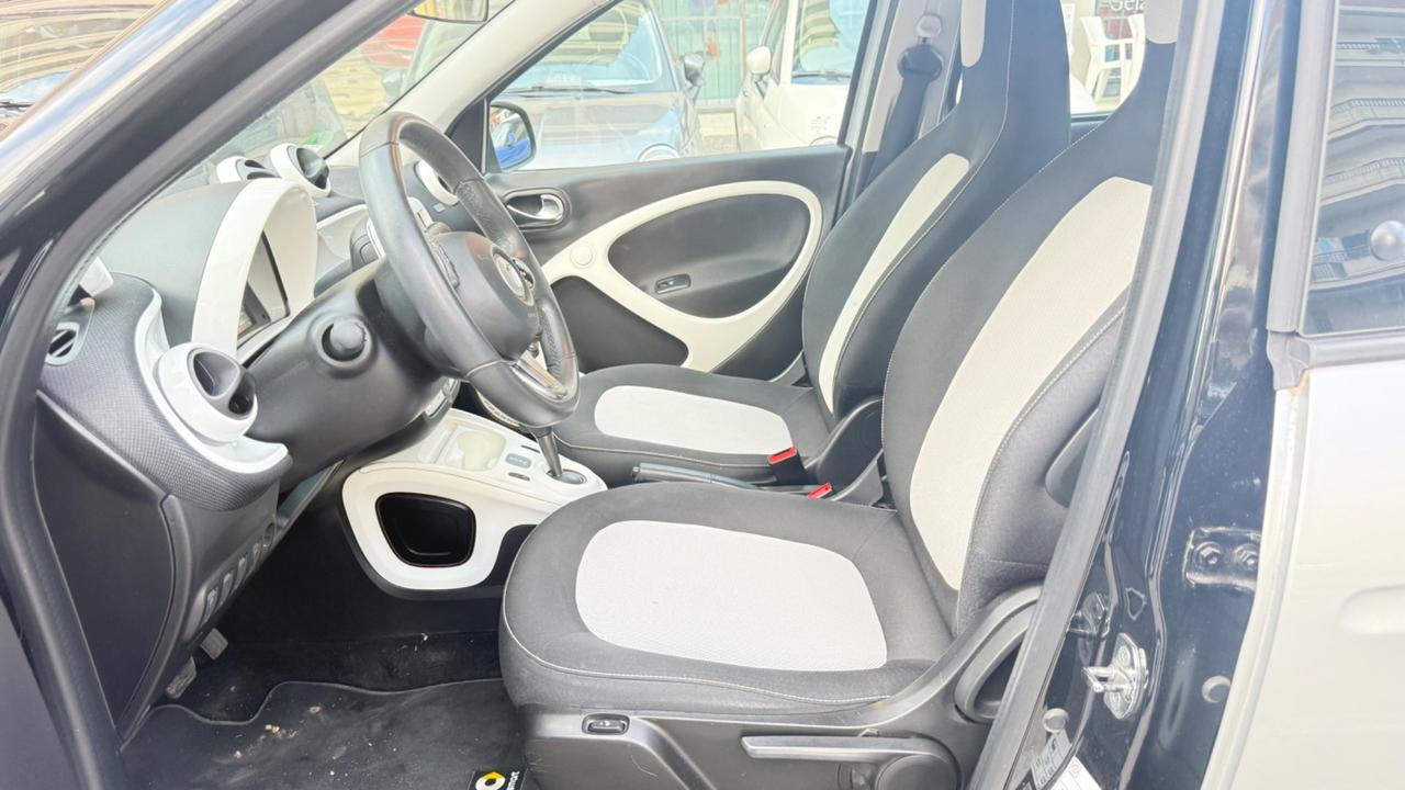 Smart ForFour 70 1.0 Passion LED PSC BLUETOOTH CERCHI 15