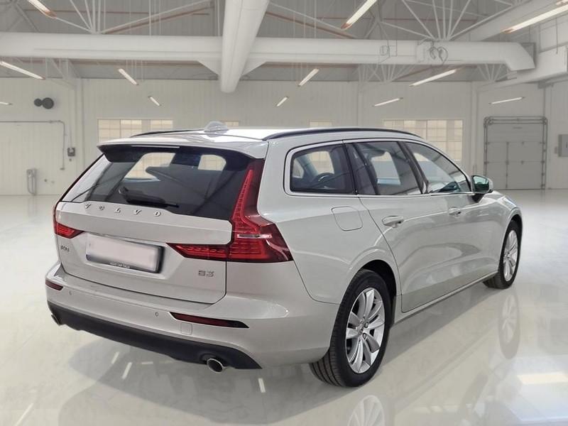 VOLVO V60 B3 autom. Momentum Business Pro WAGON