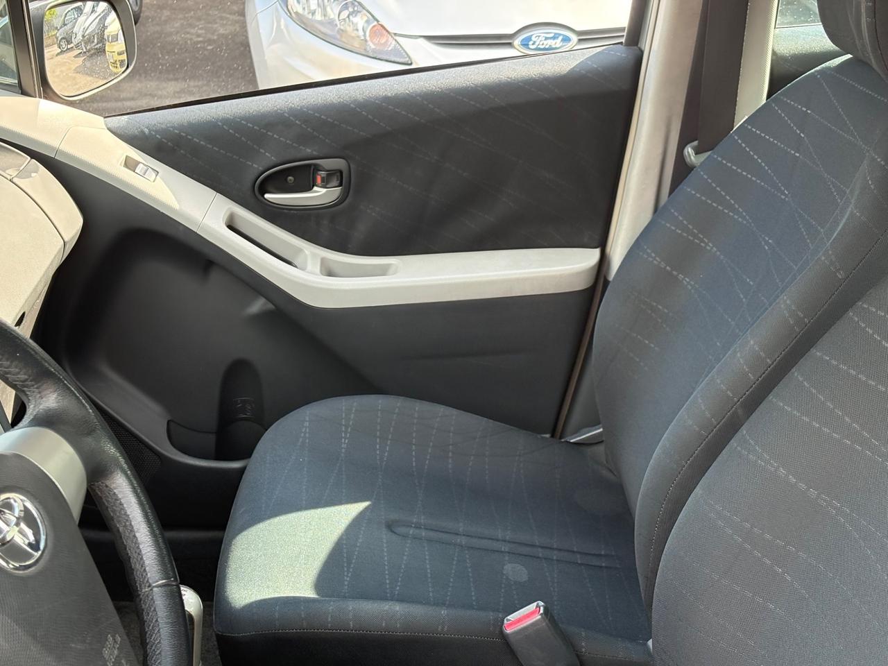 Toyota Yaris 1.3 5 porte Sol