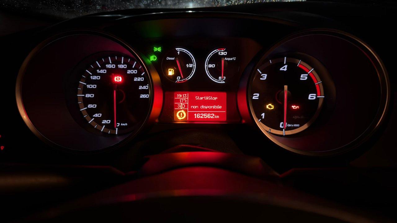 Alfa Romeo Giulietta 1.6 jtdm Distinctive 120cv LEGGI