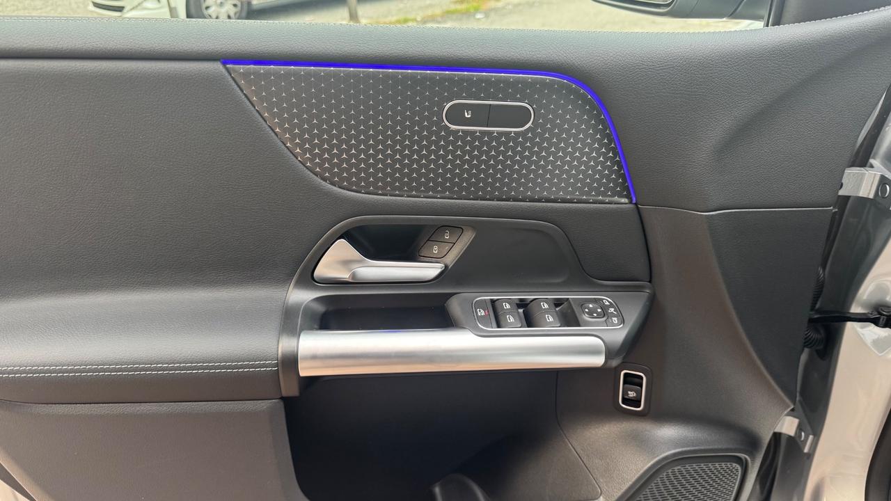 MERCEDES B SPORTSTOURER CLASSE B NEW 180 D STREET EDITION