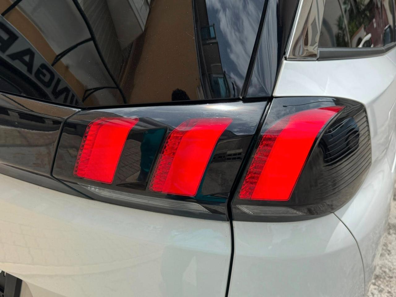 PEUGEOT 5008 1.5 HDI 130 CV. BI-COLORE CROSSWAY 7 POSTI
