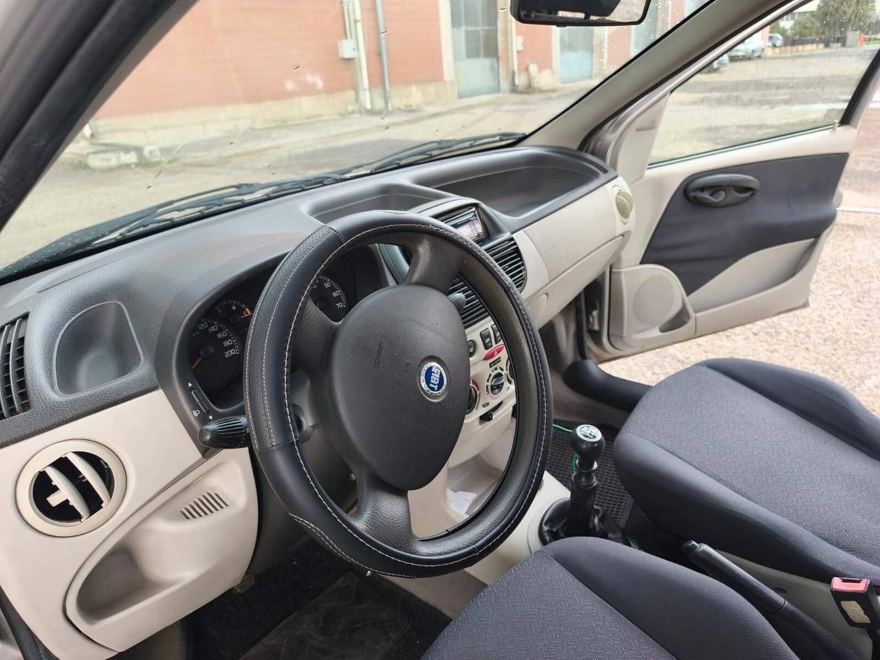 Fiat Punto 2003---1.2 Benzina Neopatentati