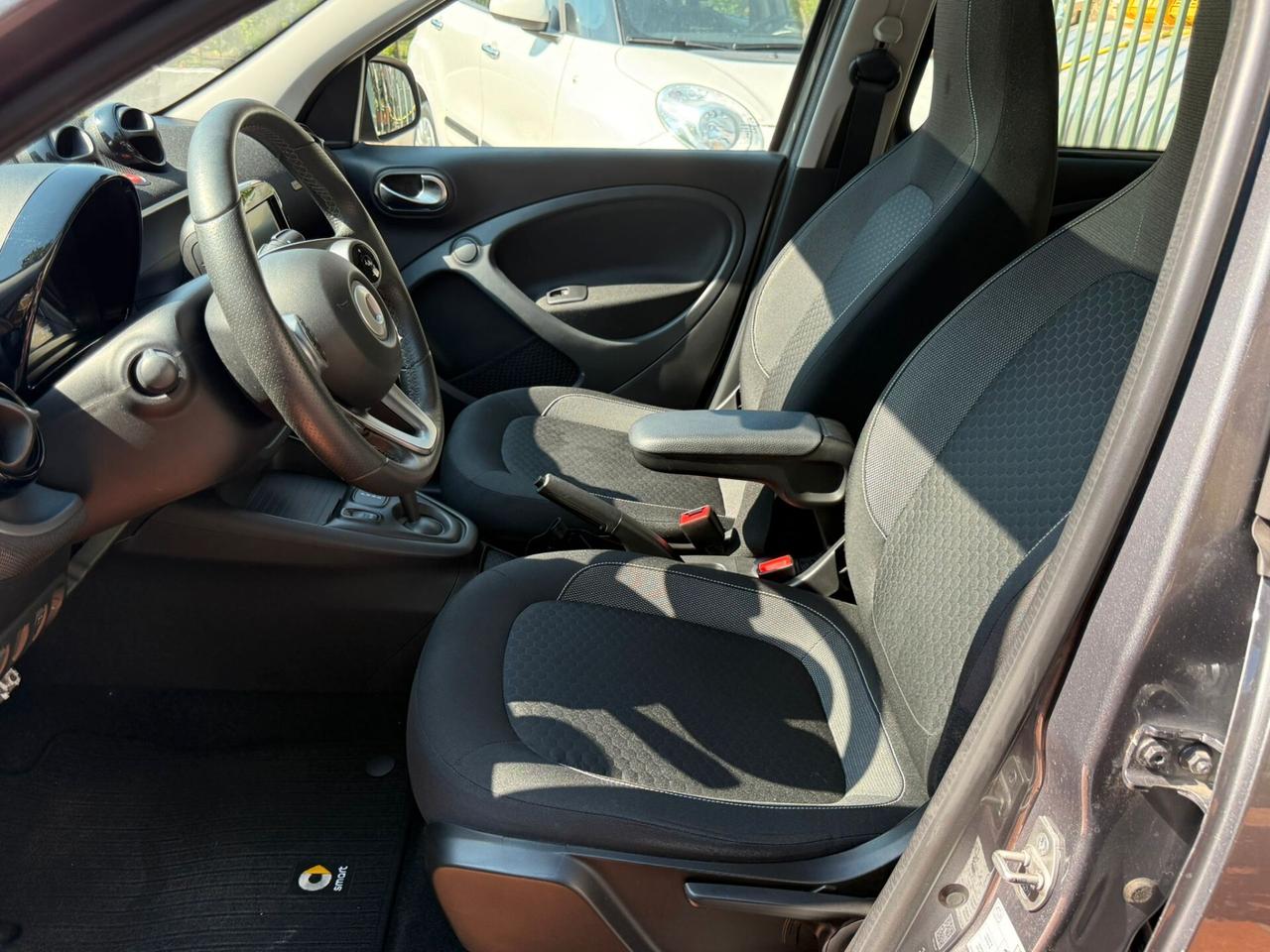 Smart ForFour EQ Pulse Tetto pan.